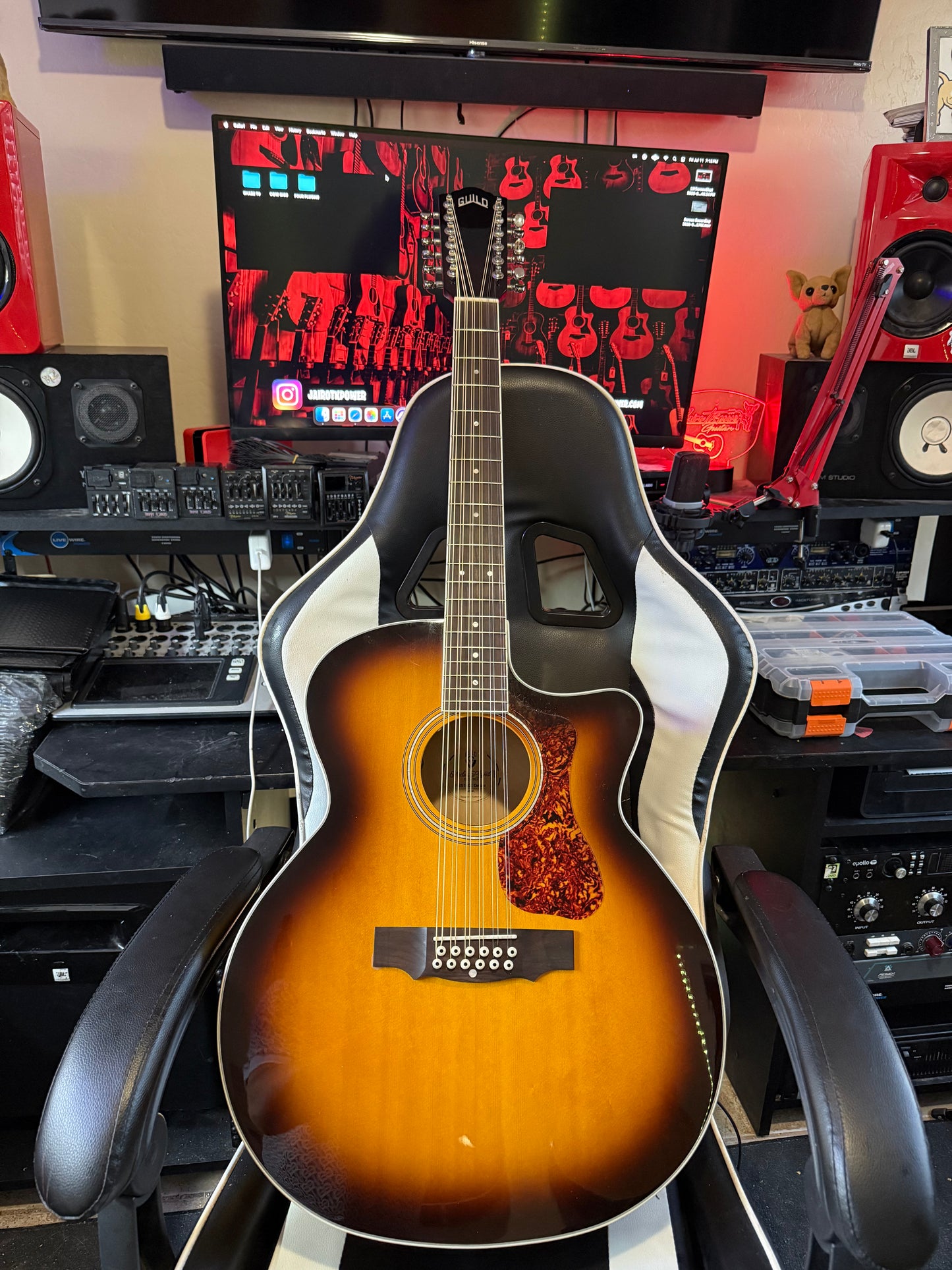 Used Guild F2512ce Delux
