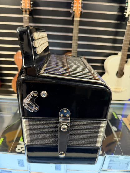 Montanari Accordion 3112 Black