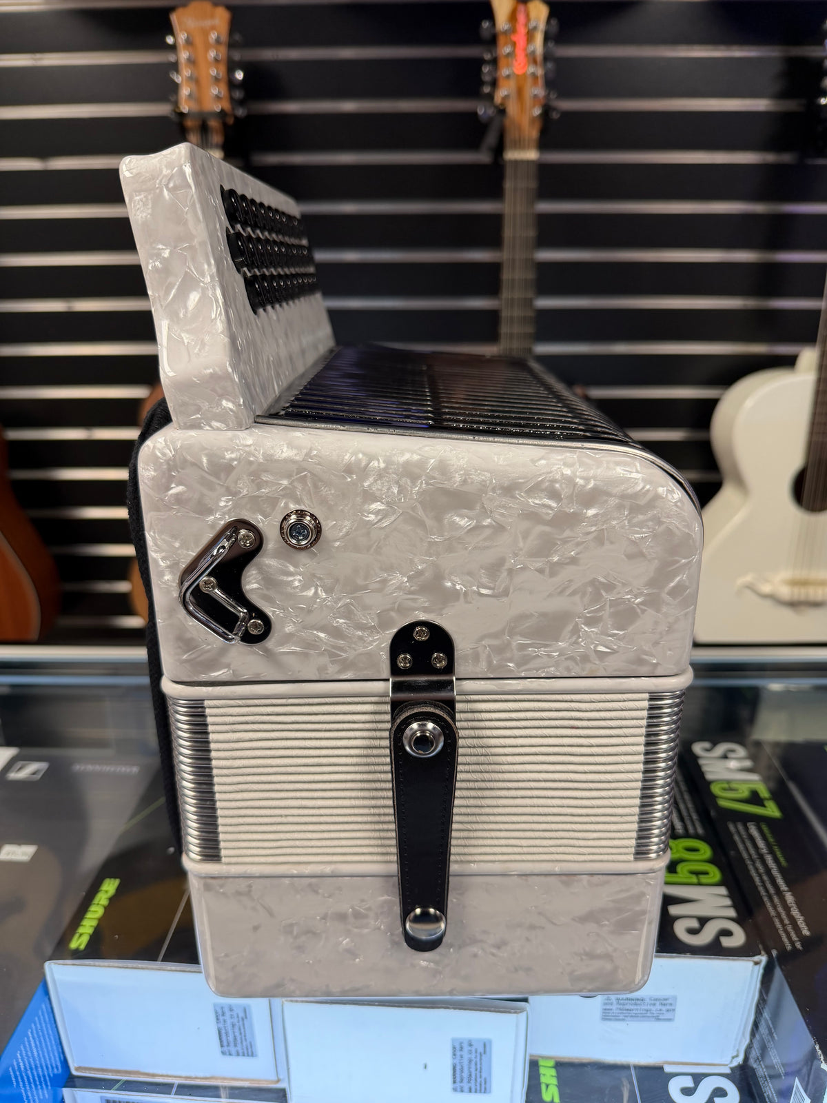 Montanari Accordion 3112 White