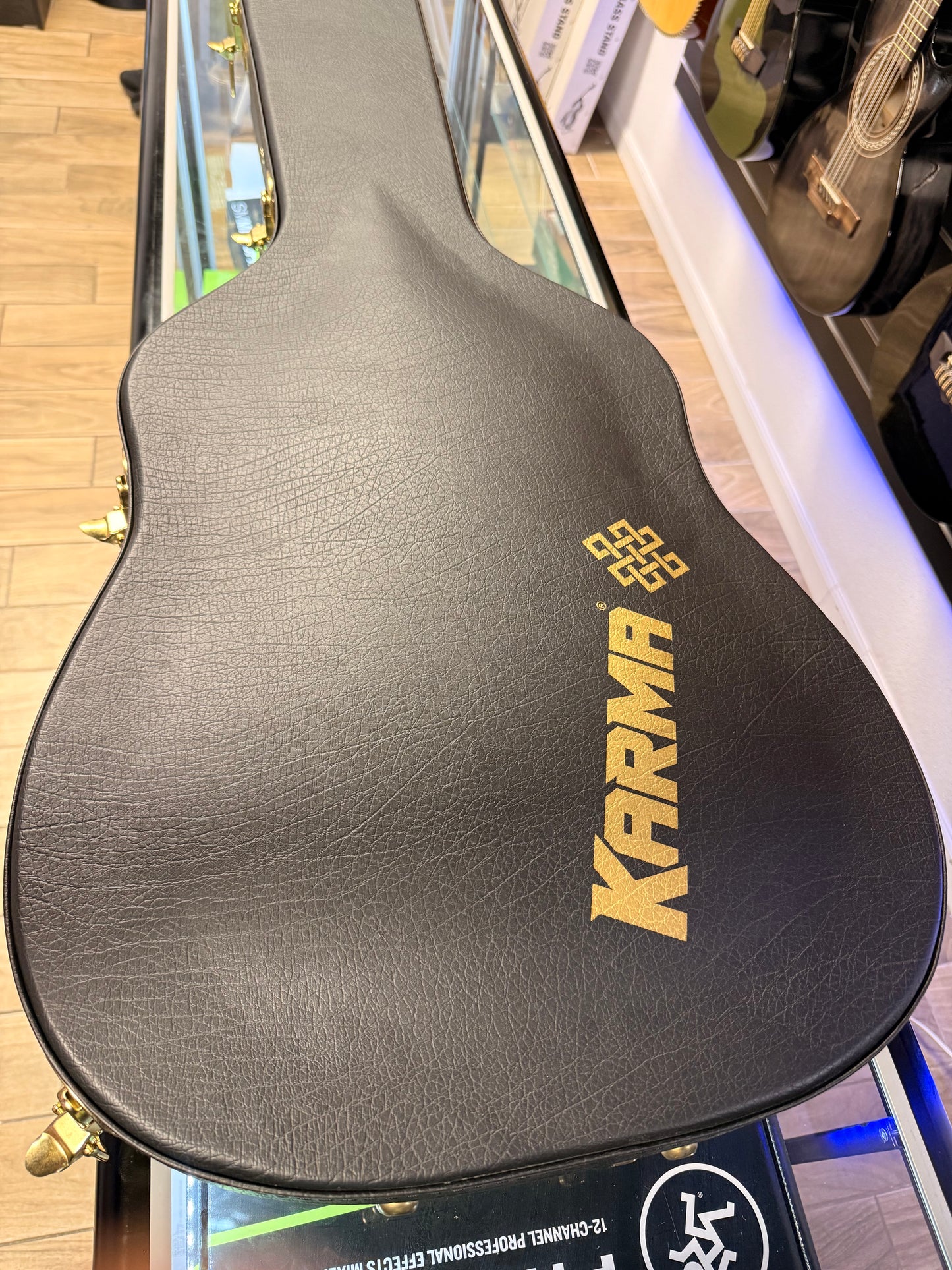 Karma Bajoquinto Aztek Blk