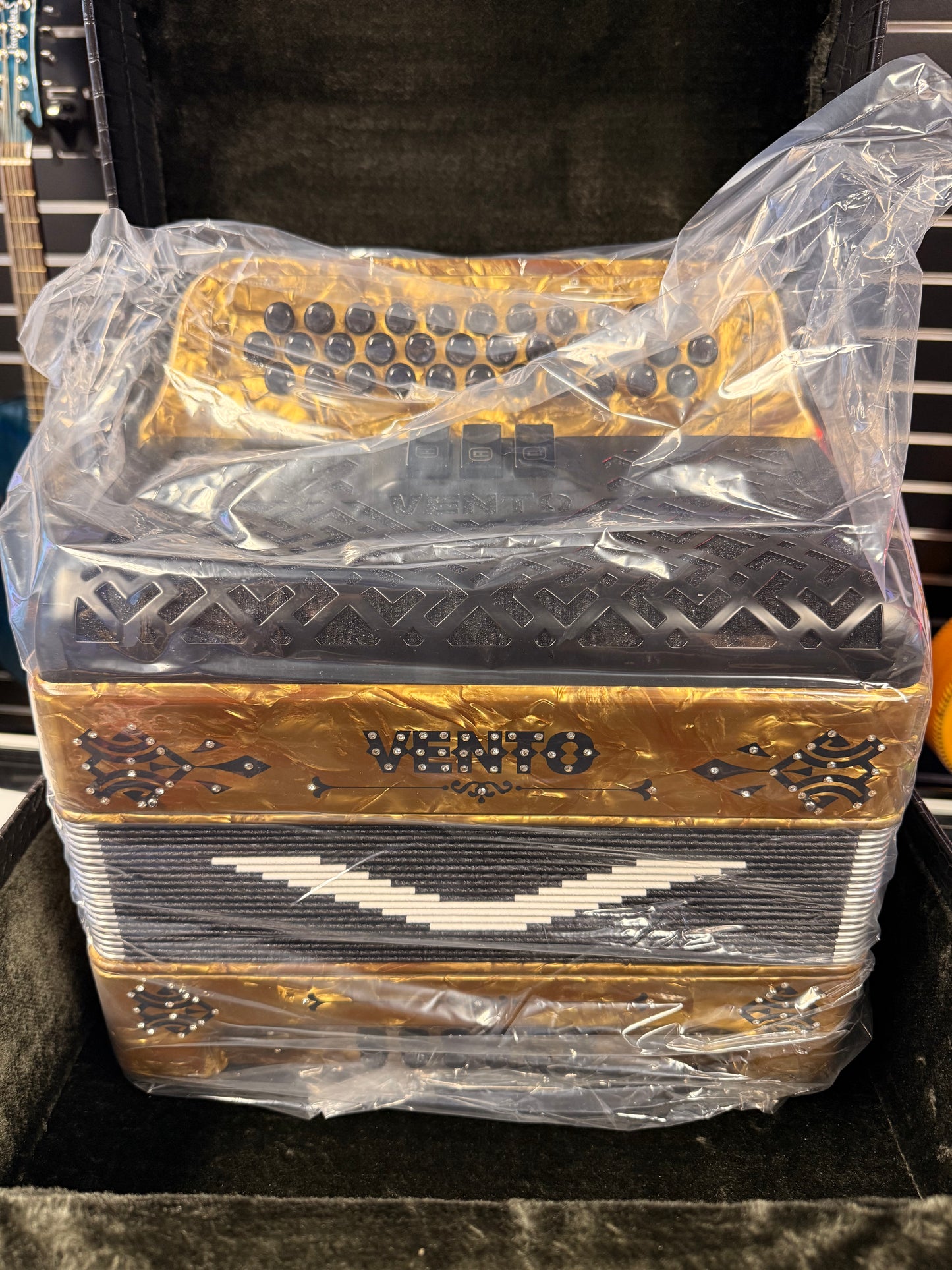 Vento Accordion Gold