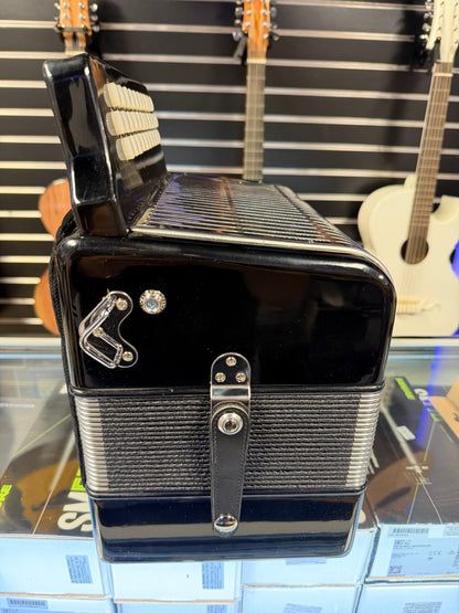 Montanari Accordion 3112 Black